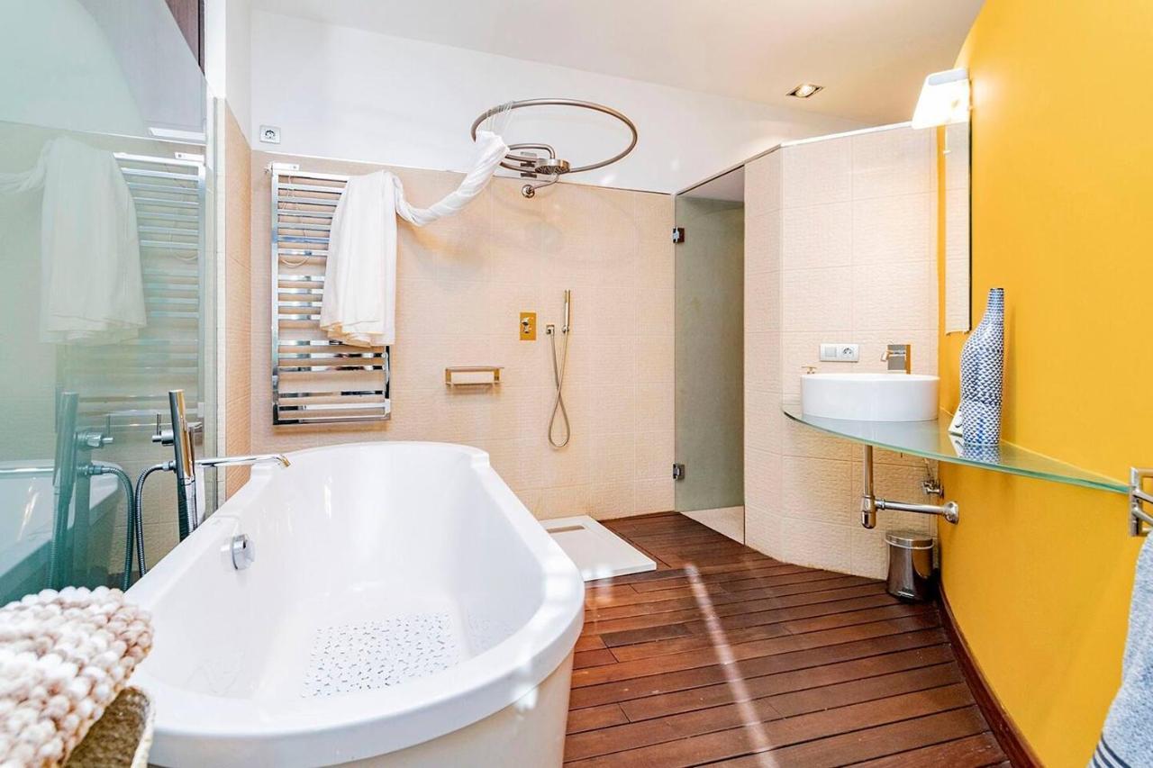 Luxury Apartment In La Latina By Batuecas Madrid Eksteriør billede